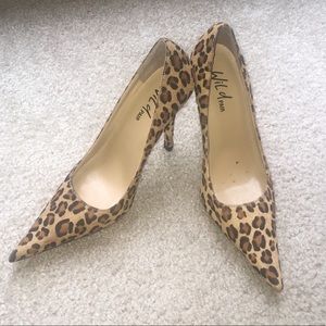 Textured Leopard Print Pumps / animal print heel